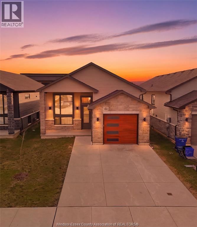 MLS# 26006371: 106 IRONWOOD TRAIL, Chatham, Canada