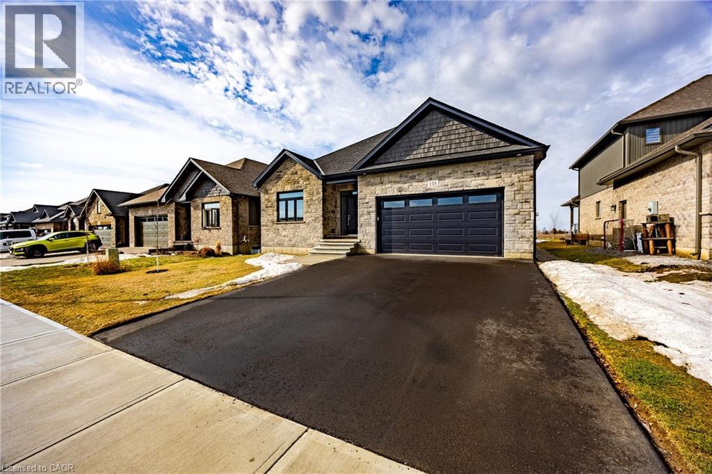 135 Gibbons Street, Waterford, Ontario  N0E 1Y0 - Photo 2 - 40809474