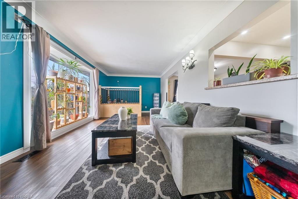 12 Paris Road, Brantford, Ontario  N3R 1H7 - Photo 3 - 40815617