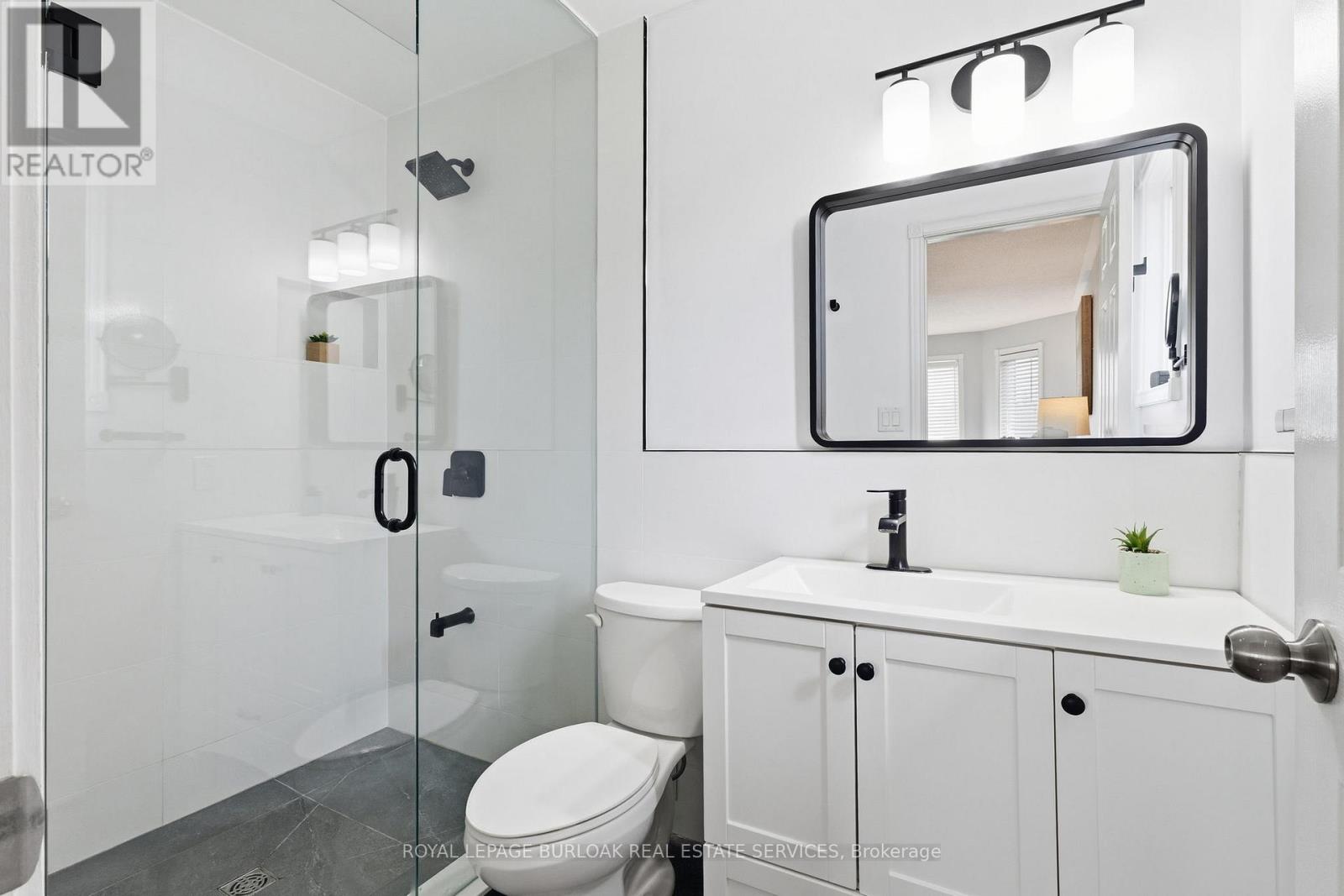 2223 Headon Road, Burlington (Headon), Ontario  L7M 3W7 - Photo 22 - W12928058