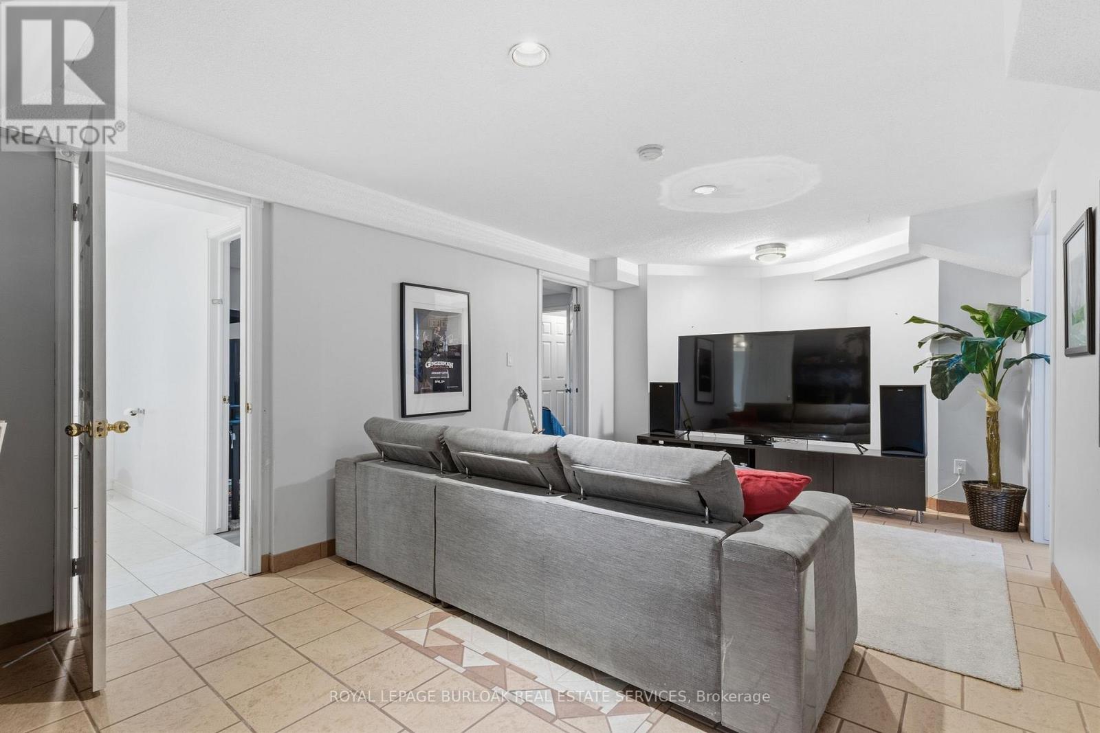 2223 Headon Road, Burlington (Headon), Ontario  L7M 3W7 - Photo 29 - W12928058