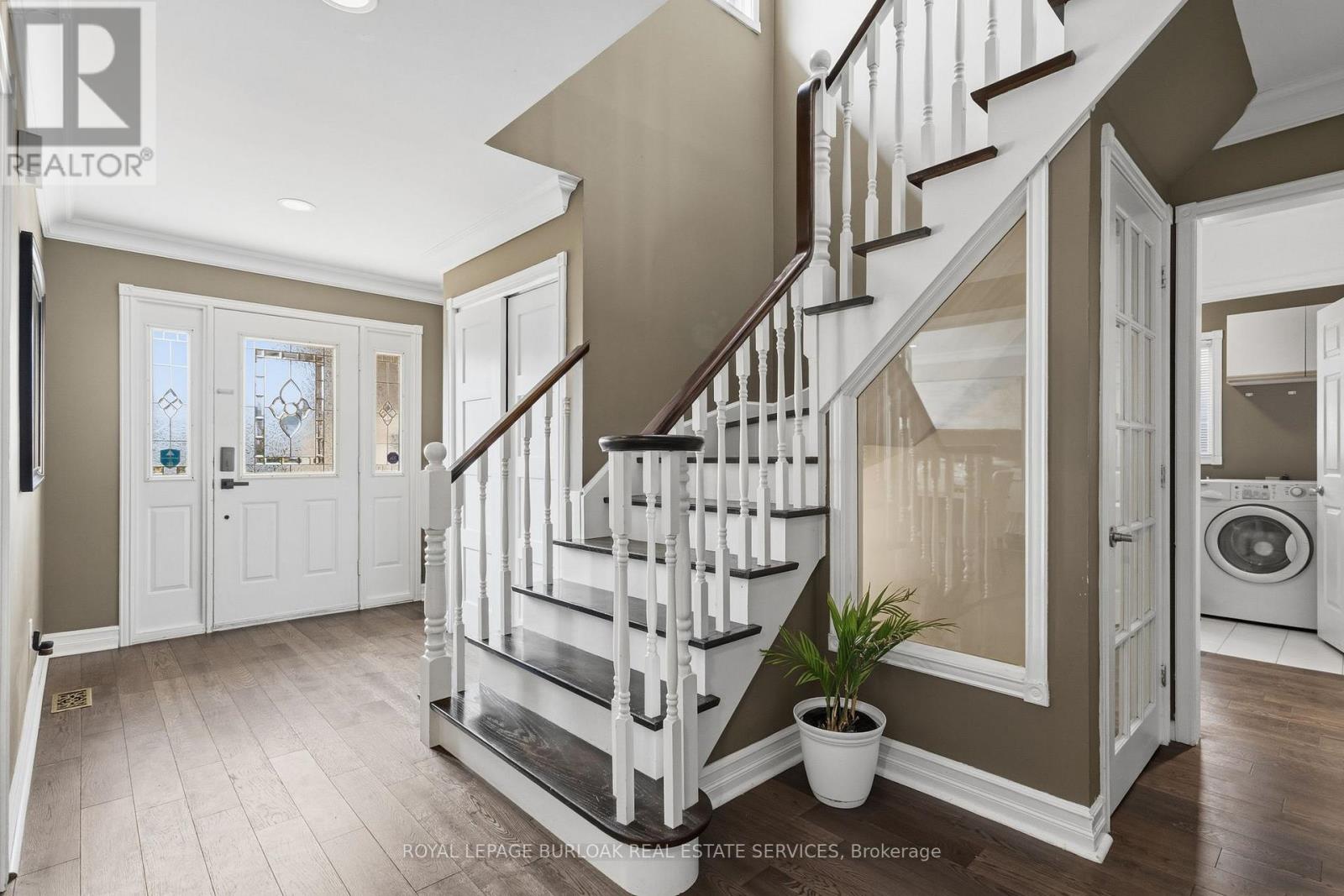 2223 Headon Road, Burlington (Headon), Ontario  L7M 3W7 - Photo 3 - W12928058