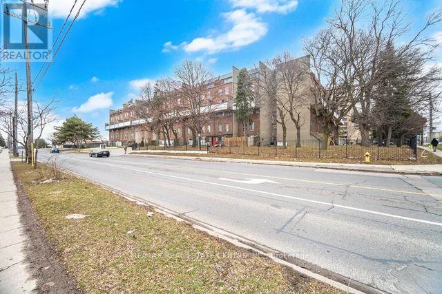 255 - 10 Eddystone Avenue, Toronto, Ontario  M3N 2T2 - Photo 2 - W12928060