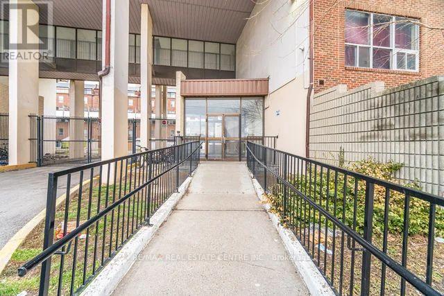 255 - 10 Eddystone Avenue, Toronto, Ontario  M3N 2T2 - Photo 4 - W12928060