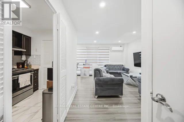 255 - 10 Eddystone Avenue, Toronto, Ontario  M3N 2T2 - Photo 5 - W12928060