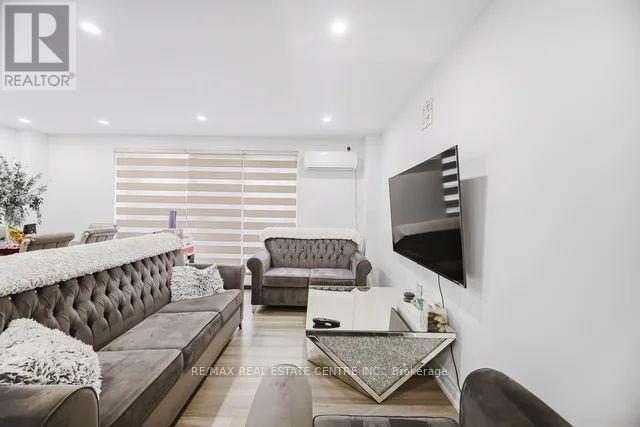 255 - 10 Eddystone Avenue, Toronto, Ontario  M3N 2T2 - Photo 7 - W12928060