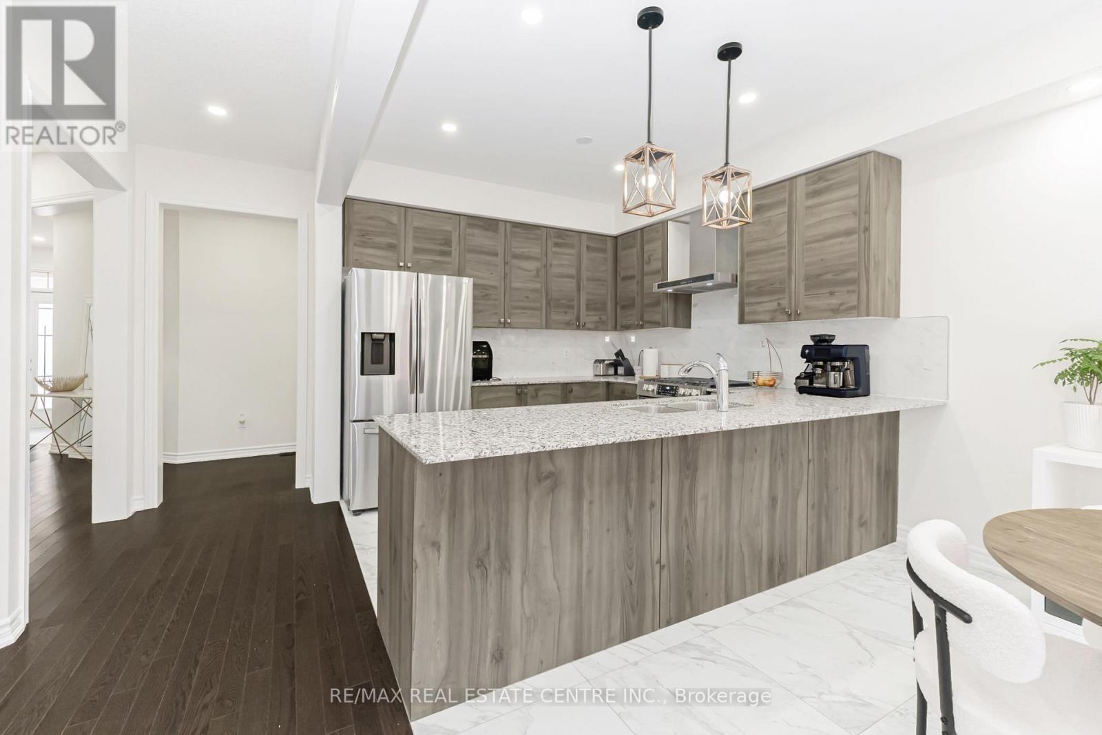 35 Thornvalley Terrace, Caledon, Ontario  L7C 4H9 - Photo 12 - W12928084