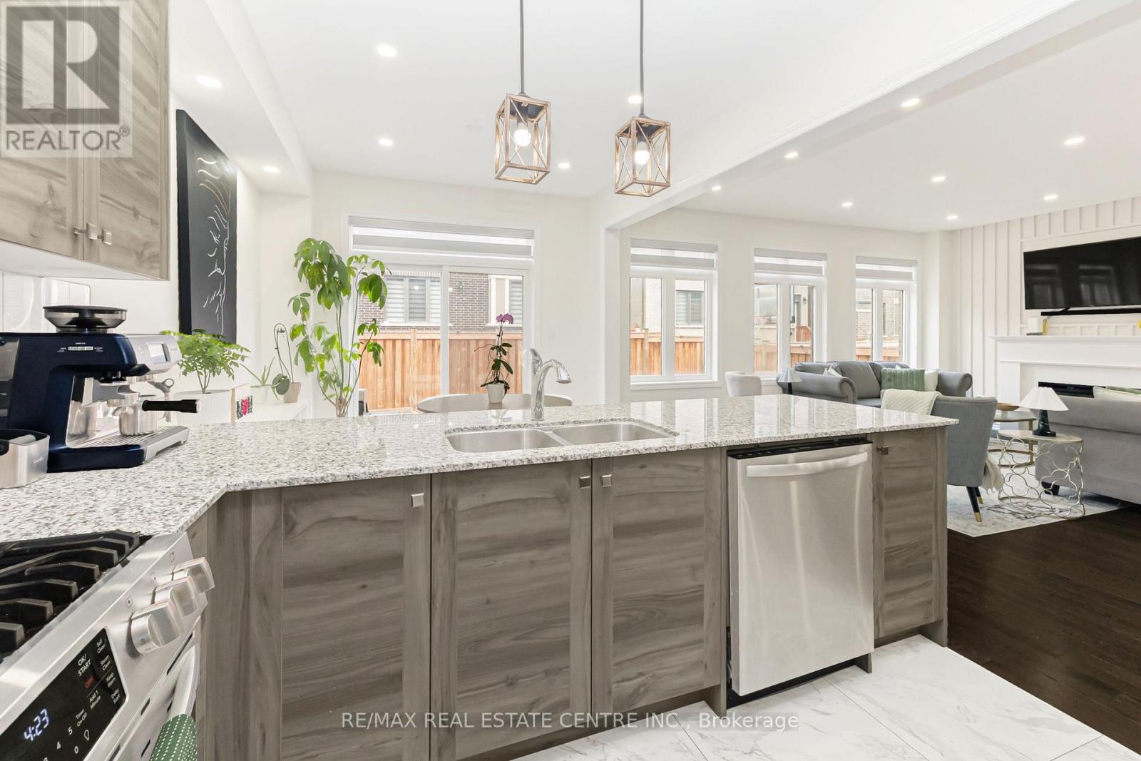 35 Thornvalley Terrace, Caledon, Ontario  L7C 4H9 - Photo 15 - W12928084