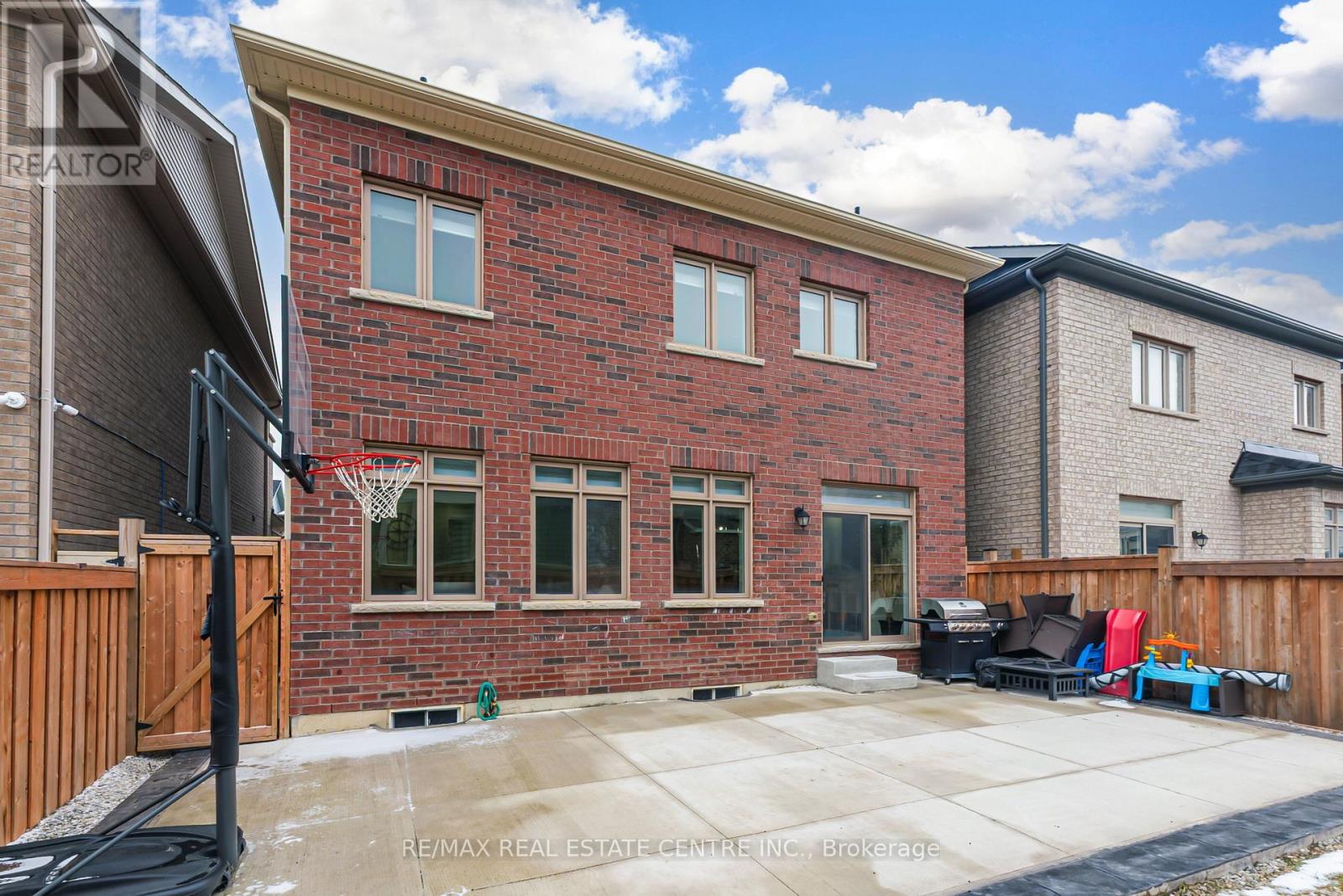 35 Thornvalley Terrace, Caledon, Ontario  L7C 4H9 - Photo 45 - W12928084