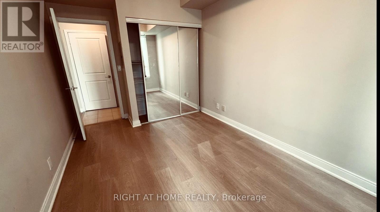 1007 - 90 Absolute Avenue, Mississauga, Ontario  L4Z 0A1 - Photo 8 - W12928092