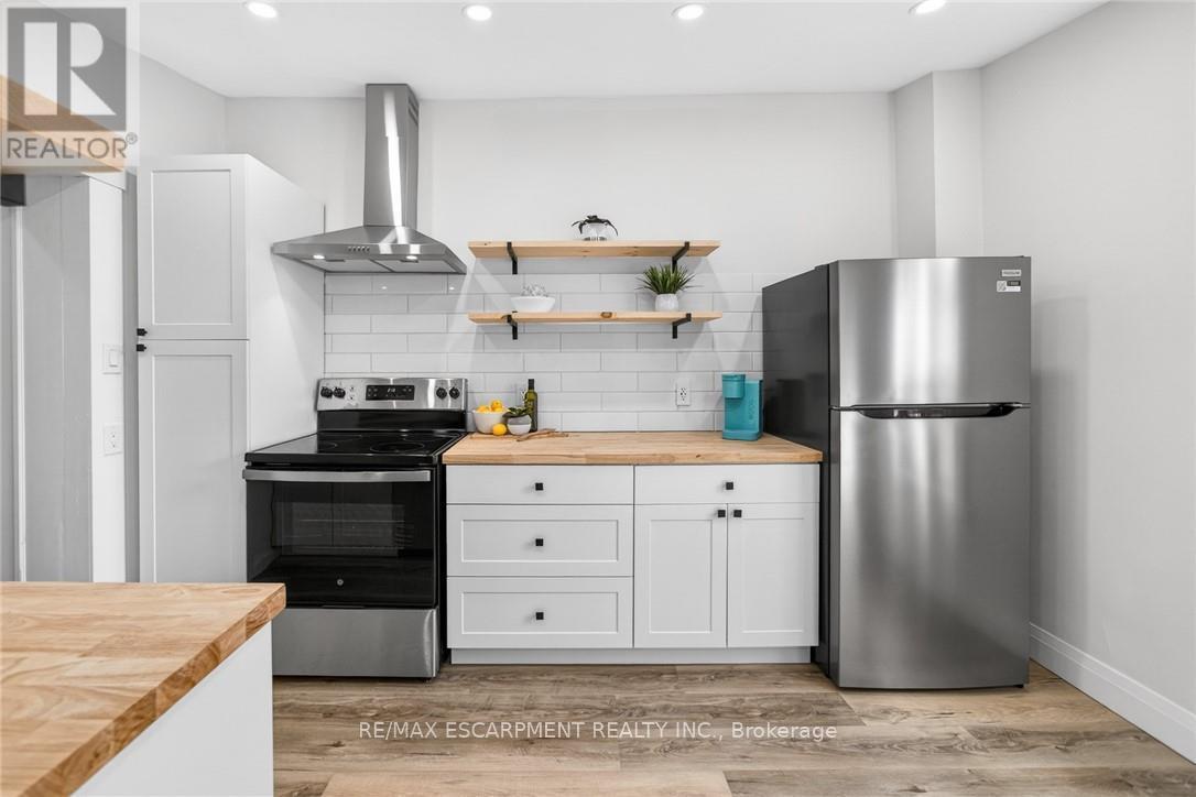 518 Quebec Avenue, Toronto, Ontario  M6P 2V7 - Photo 11 - W12928100