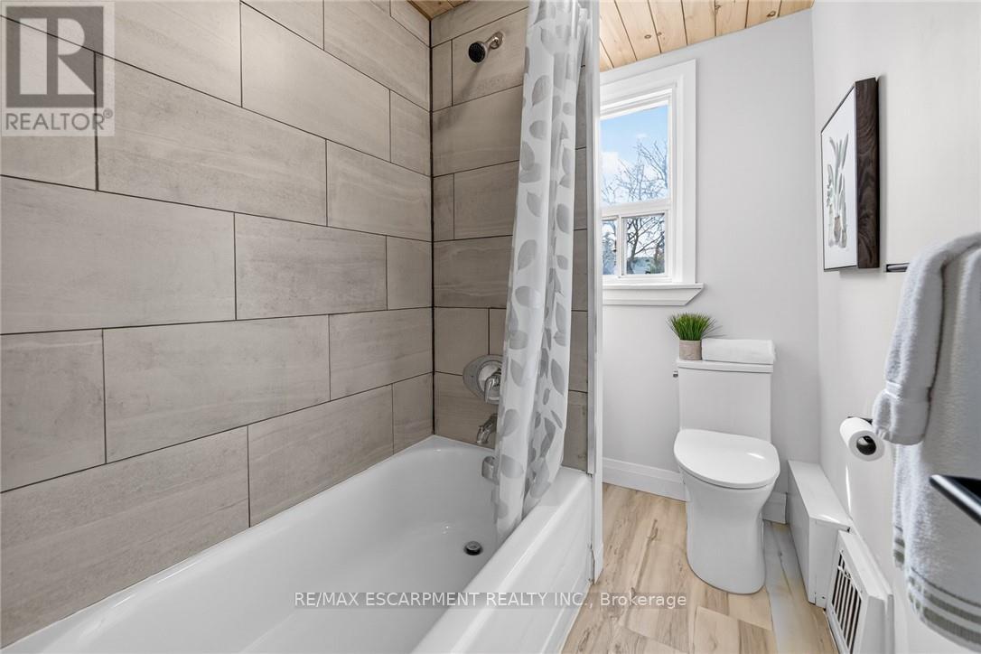 518 Quebec Avenue, Toronto, Ontario  M6P 2V7 - Photo 19 - W12928100