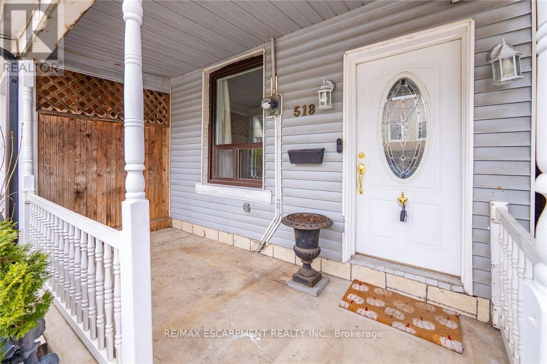 518 Quebec Avenue, Toronto, Ontario  M6P 2V7 - Photo 2 - W12928100