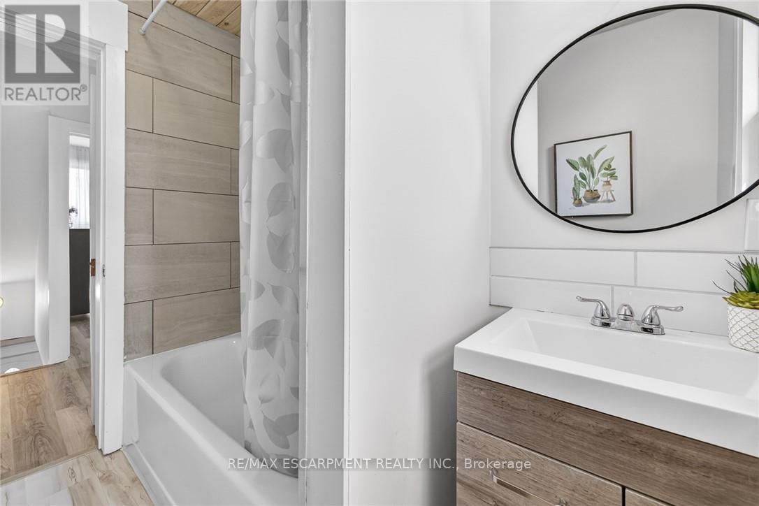 518 Quebec Avenue, Toronto, Ontario  M6P 2V7 - Photo 21 - W12928100