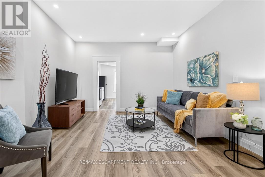 518 Quebec Avenue, Toronto, Ontario  M6P 2V7 - Photo 6 - W12928100