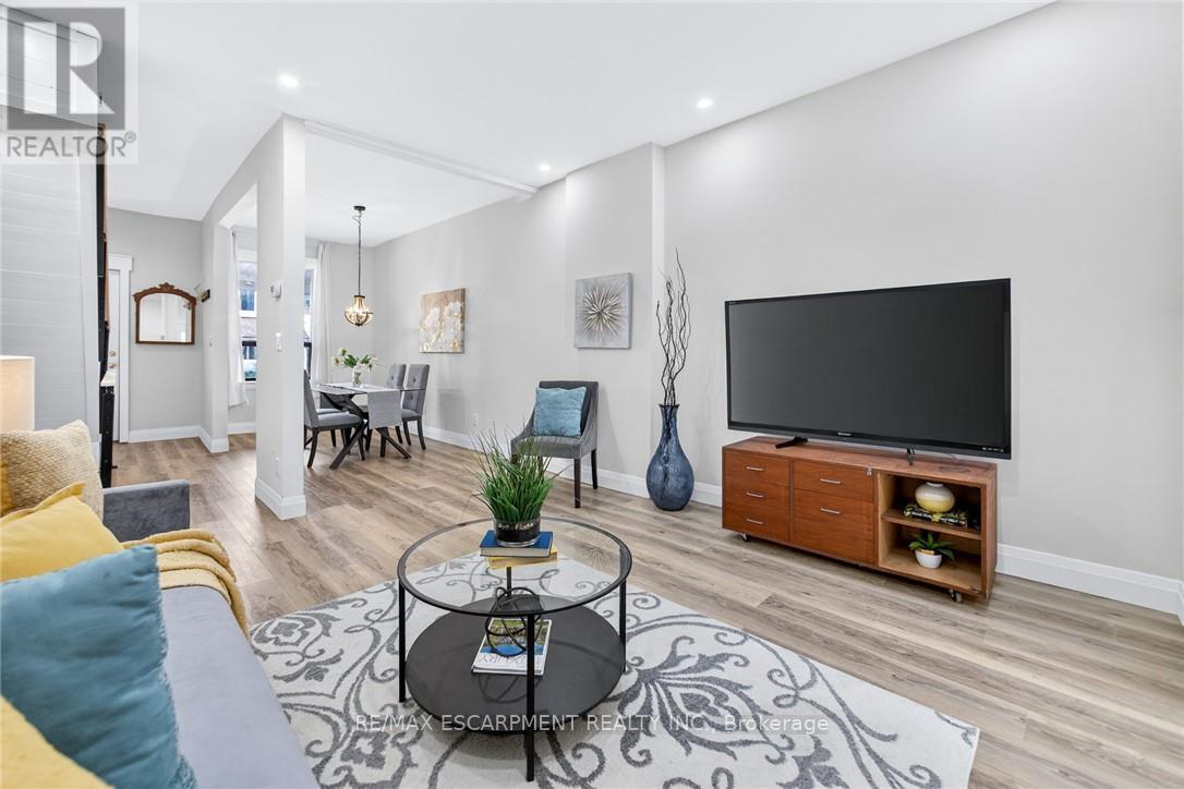 518 Quebec Avenue, Toronto, Ontario  M6P 2V7 - Photo 7 - W12928100