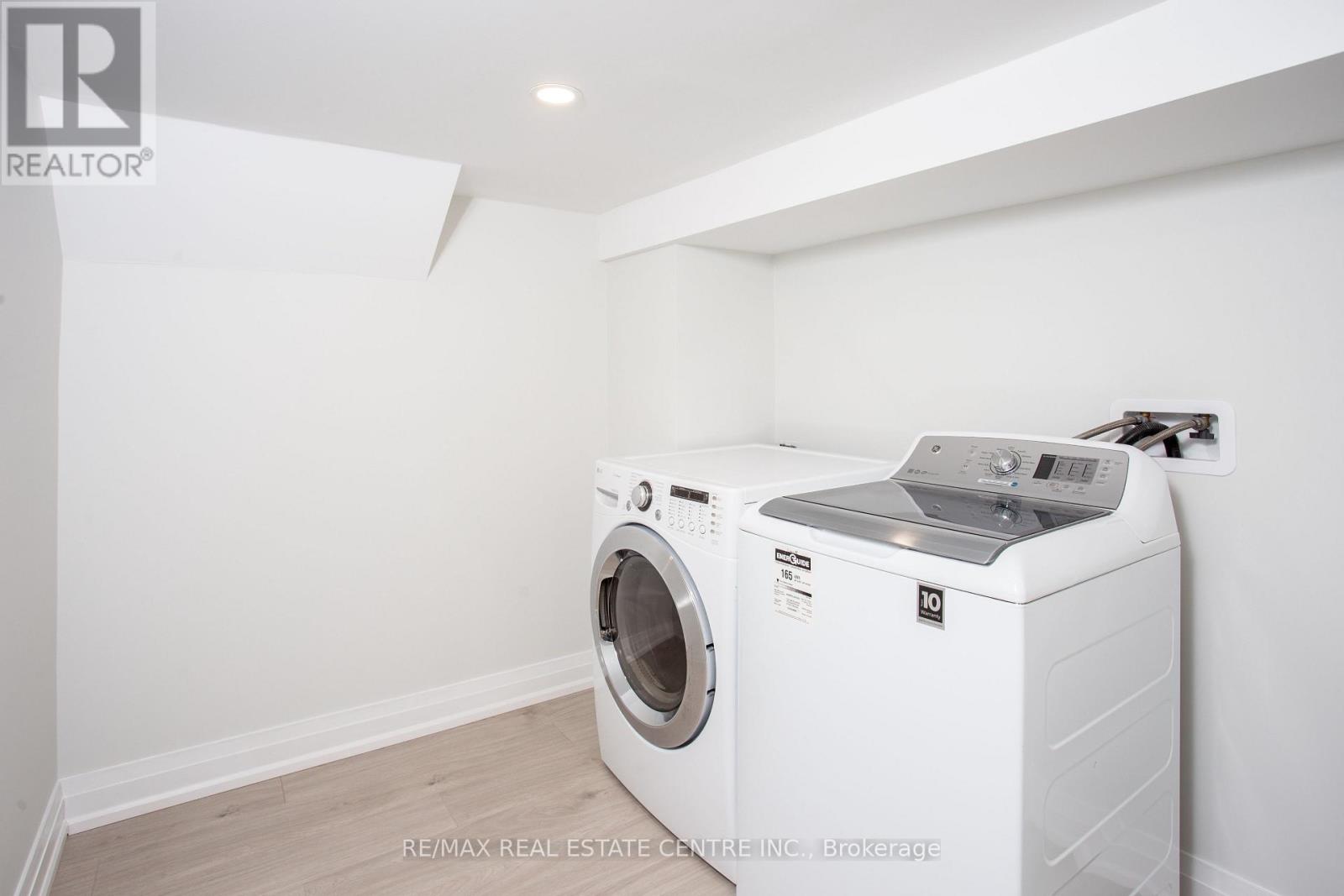 5940 Blue Spruce Avenue, Burlington, Ontario L7L 6T2 - Photo 38 - W12928104