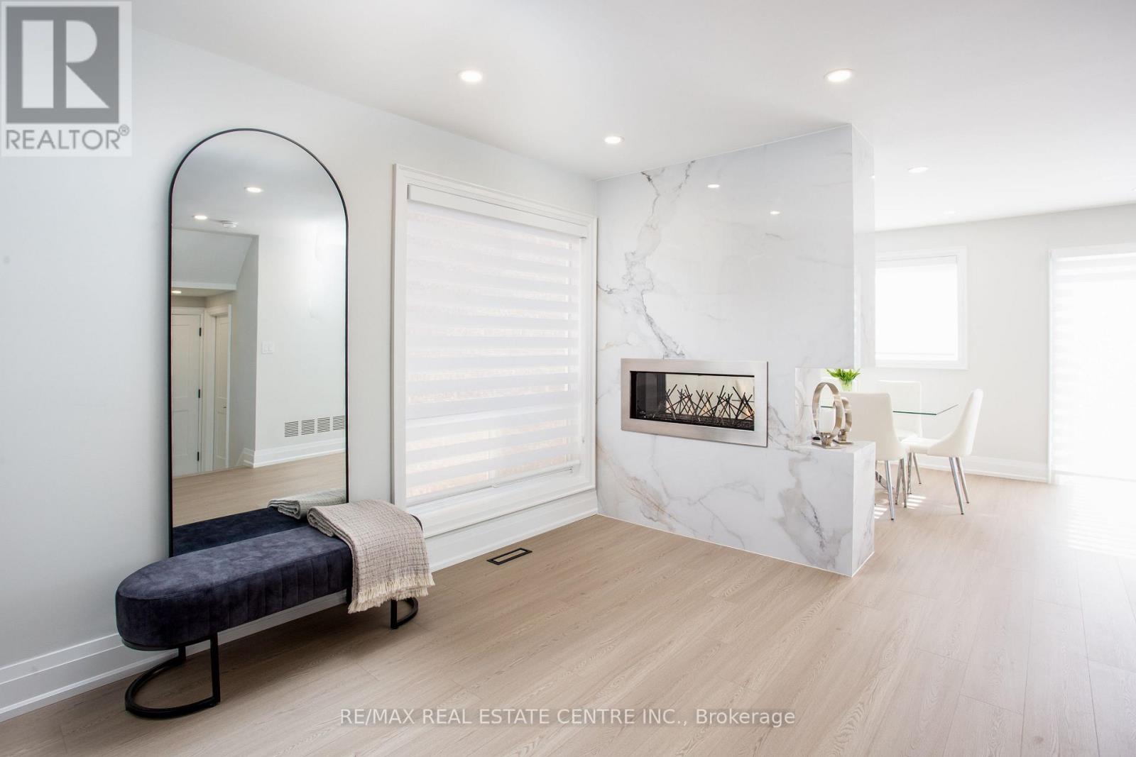 5940 Blue Spruce Avenue, Burlington, Ontario L7L 6T2 - Photo 9 - W12928104