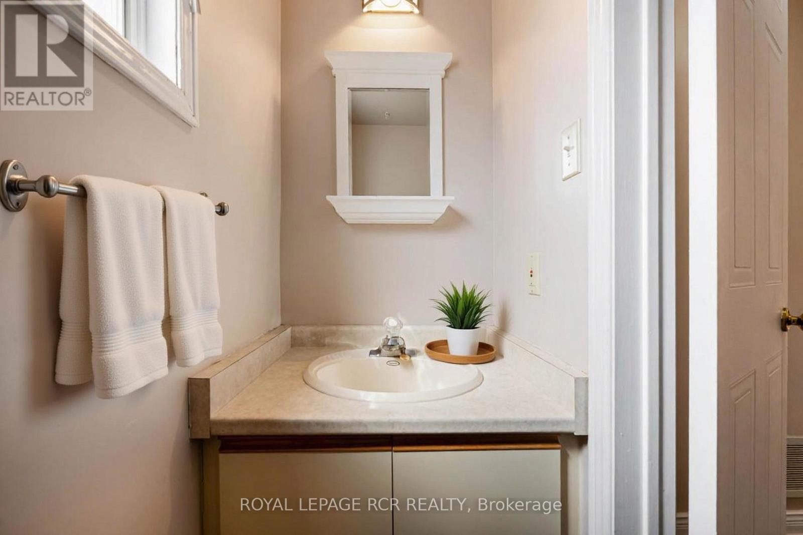 128 Courtney Crescent, Orangeville, Ontario  L9W 4S3 - Photo 24 - W12928124