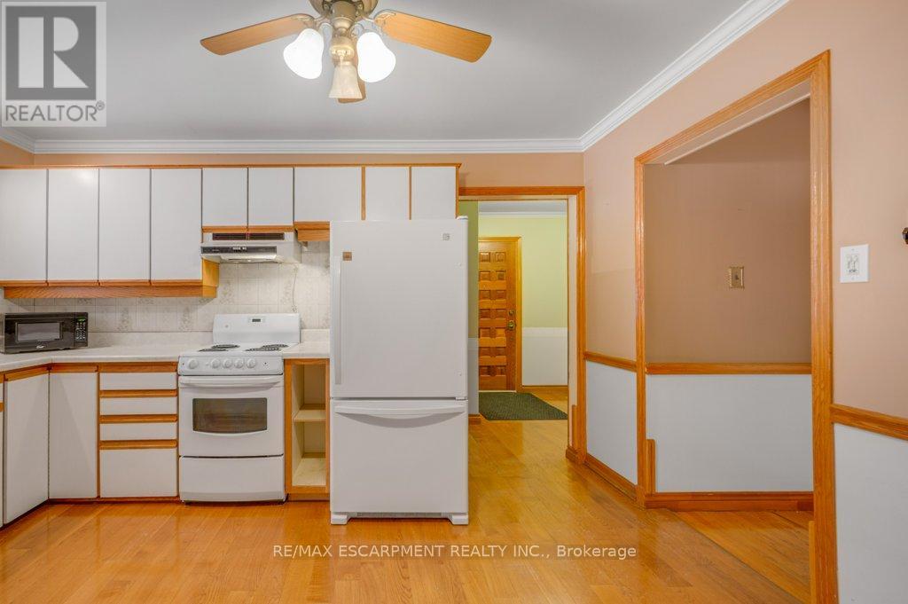 478 Anthony Drive, Oakville, Ontario  L6J 2K5 - Photo 11 - W12928138