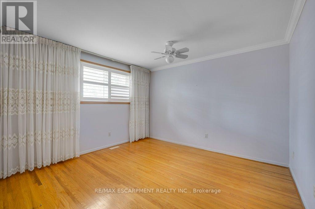 478 Anthony Drive, Oakville, Ontario  L6J 2K5 - Photo 13 - W12928138