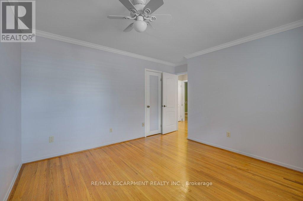 478 Anthony Drive, Oakville, Ontario  L6J 2K5 - Photo 14 - W12928138