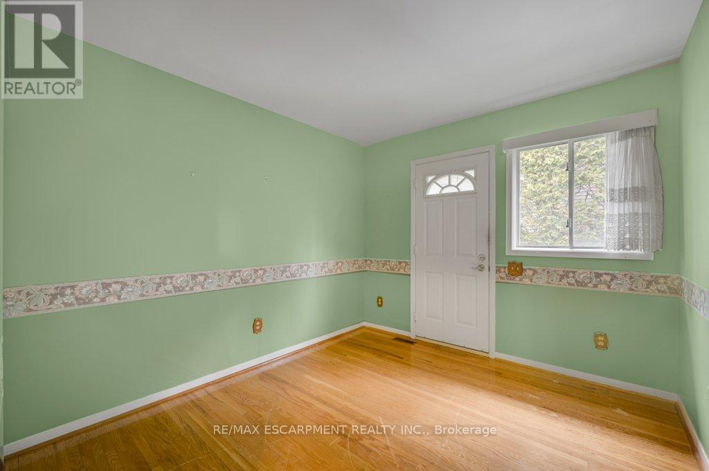 478 Anthony Drive, Oakville, Ontario  L6J 2K5 - Photo 21 - W12928138