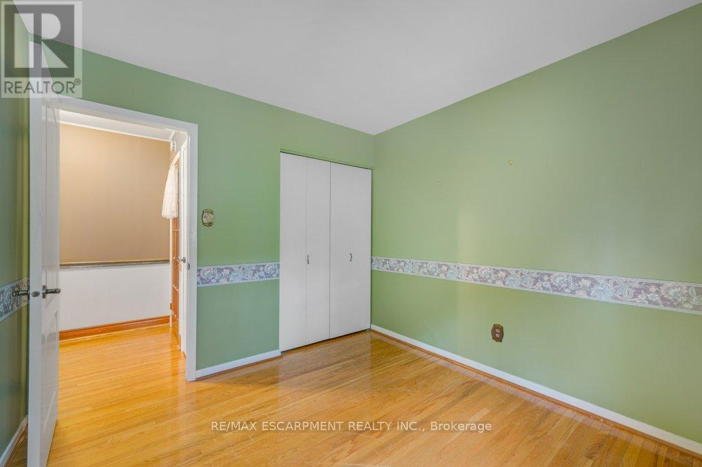 478 Anthony Drive, Oakville, Ontario  L6J 2K5 - Photo 22 - W12928138