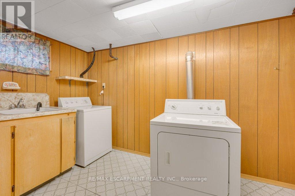 478 Anthony Drive, Oakville, Ontario  L6J 2K5 - Photo 29 - W12928138