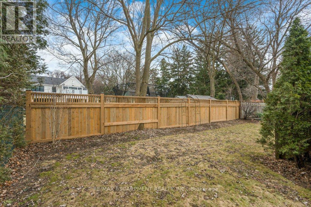 478 Anthony Drive, Oakville, Ontario  L6J 2K5 - Photo 32 - W12928138