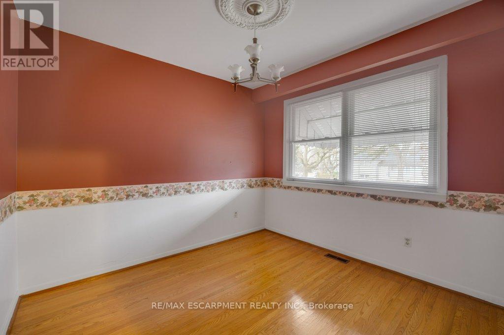 478 Anthony Drive, Oakville, Ontario  L6J 2K5 - Photo 6 - W12928138