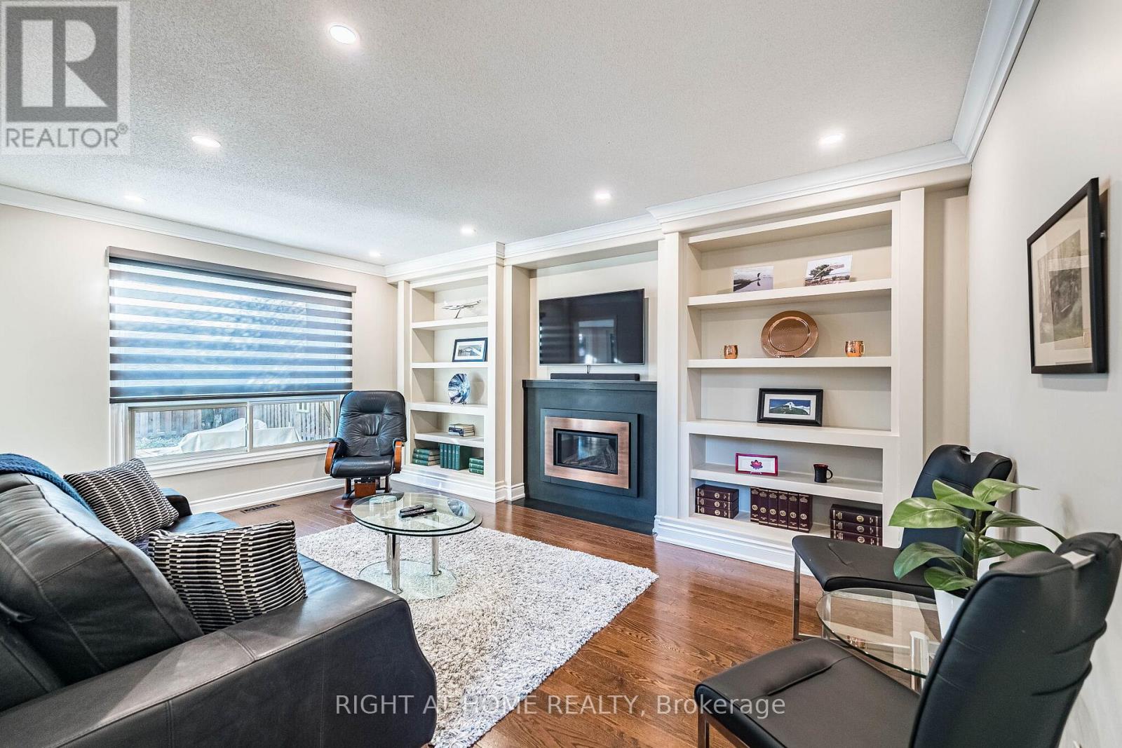 1114 Ballantry Road, Oakville, Ontario  L6H 5L1 - Photo 10 - W12928148