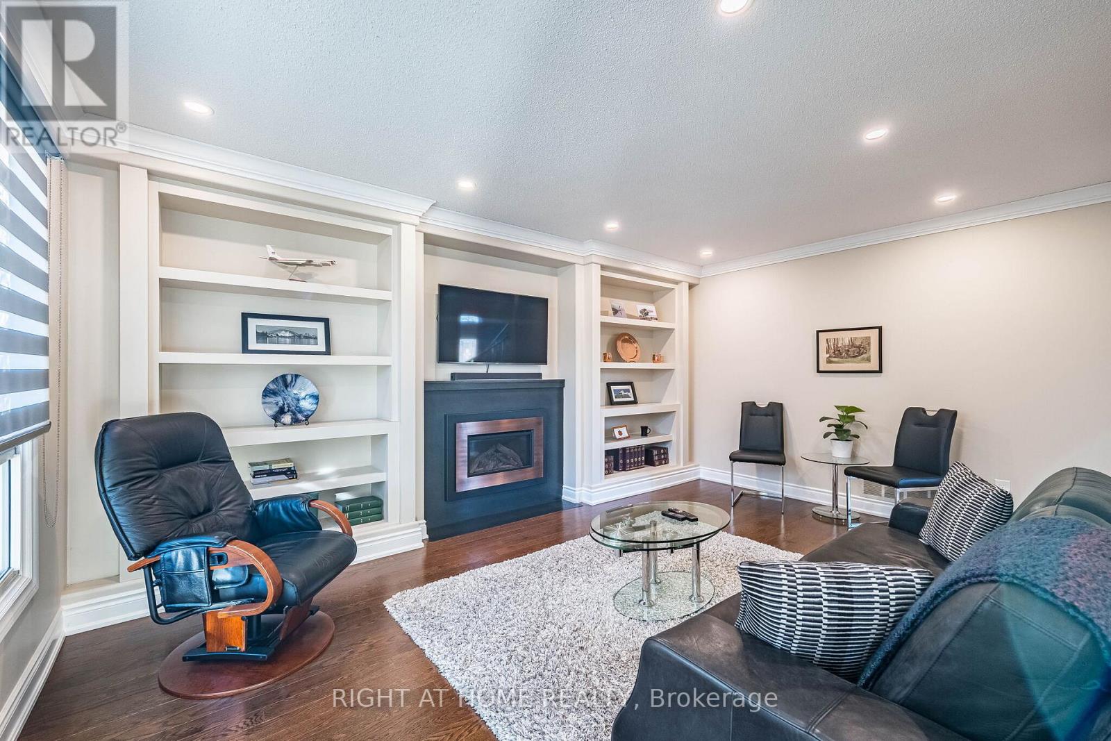 1114 Ballantry Road, Oakville, Ontario  L6H 5L1 - Photo 12 - W12928148