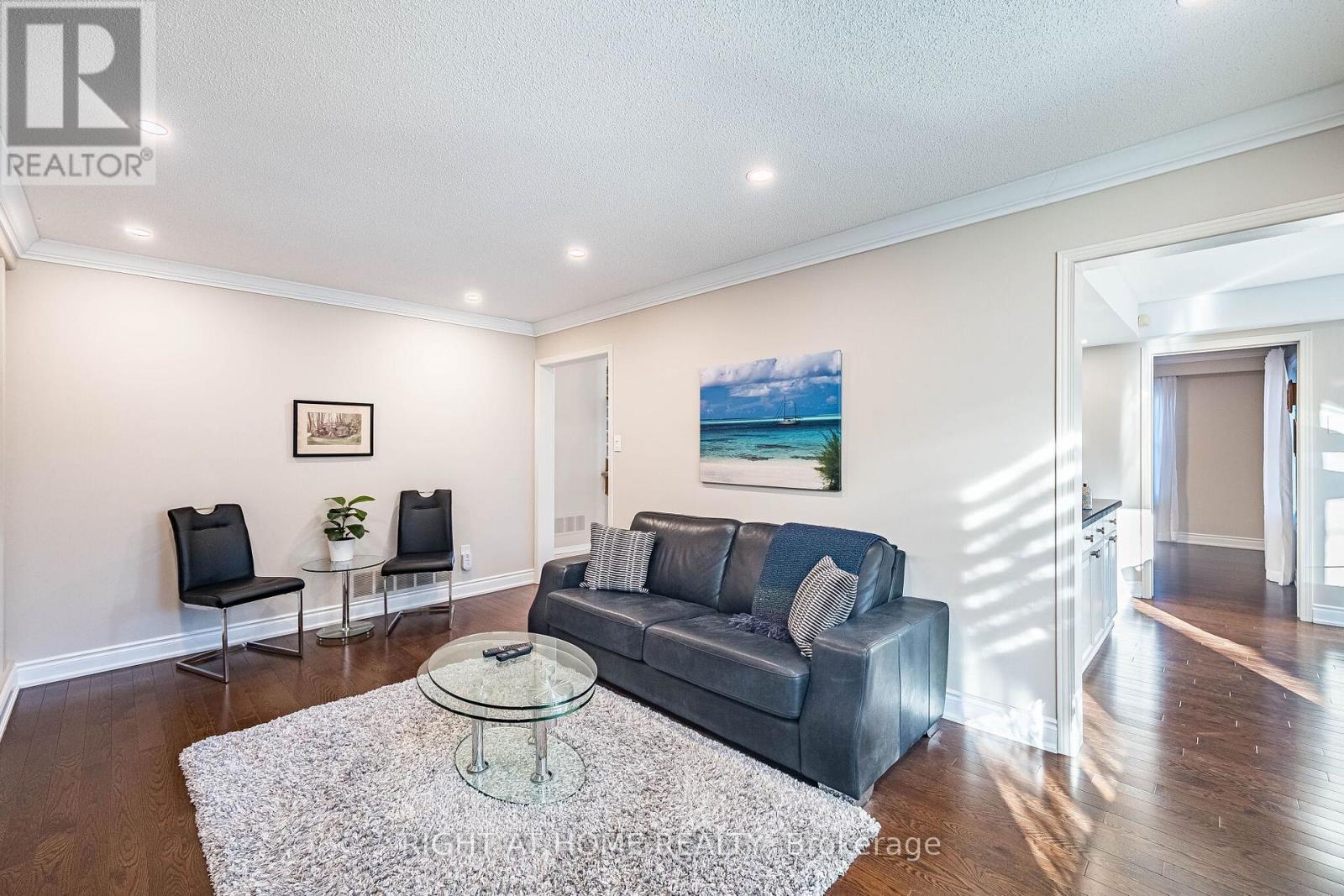 1114 Ballantry Road, Oakville, Ontario  L6H 5L1 - Photo 13 - W12928148