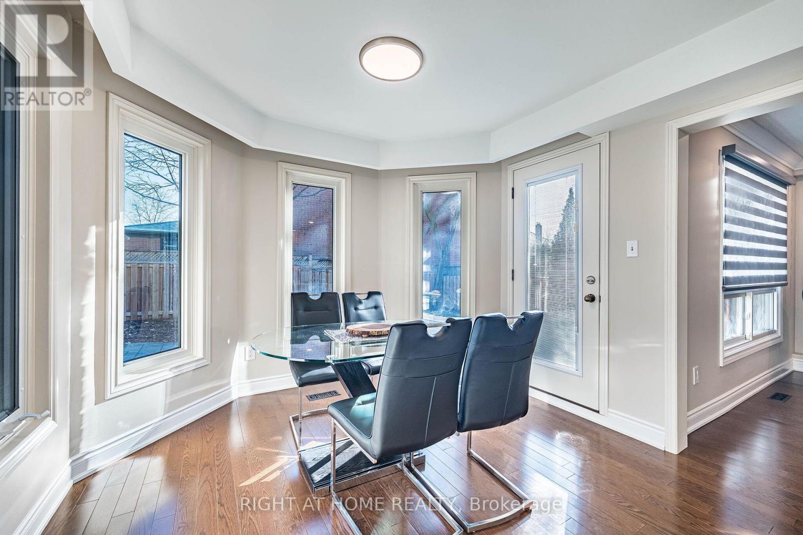 1114 Ballantry Road, Oakville, Ontario  L6H 5L1 - Photo 18 - W12928148