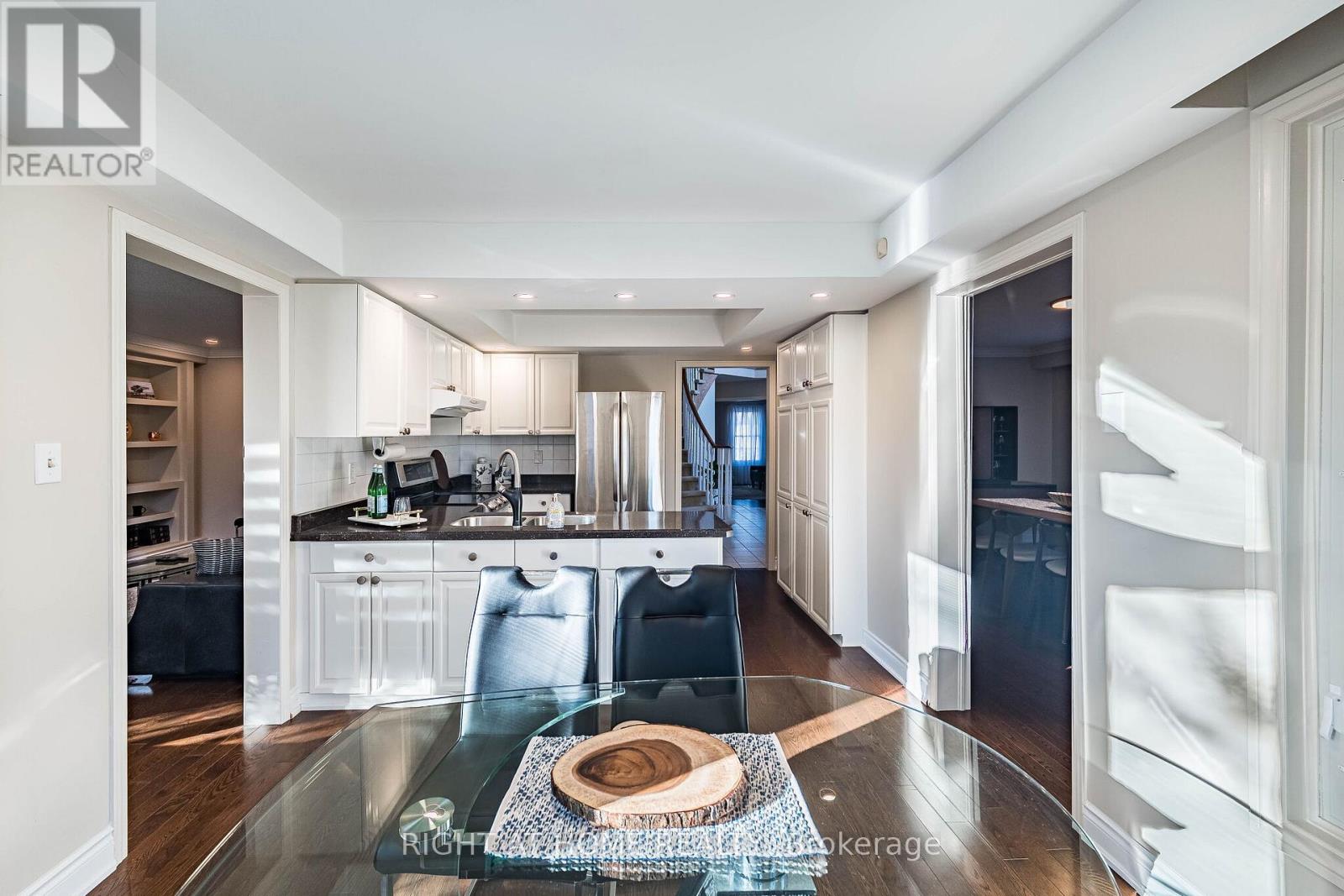 1114 Ballantry Road, Oakville, Ontario  L6H 5L1 - Photo 20 - W12928148