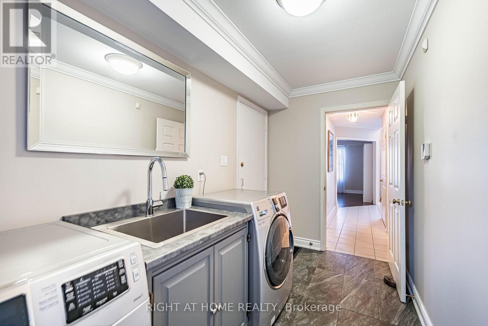 1114 Ballantry Road, Oakville, Ontario  L6H 5L1 - Photo 28 - W12928148