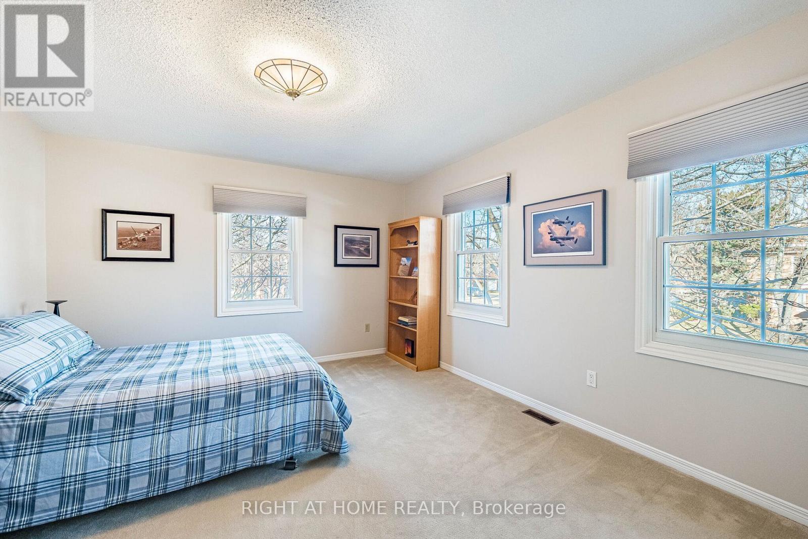 1114 Ballantry Road, Oakville, Ontario  L6H 5L1 - Photo 43 - W12928148