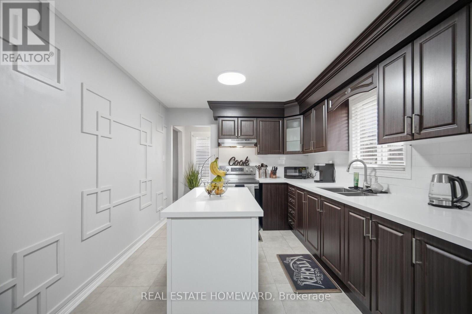 309 Royal Salisbury Way, Brampton, Ontario  L6V 3G4 - Photo 11 - W12928168