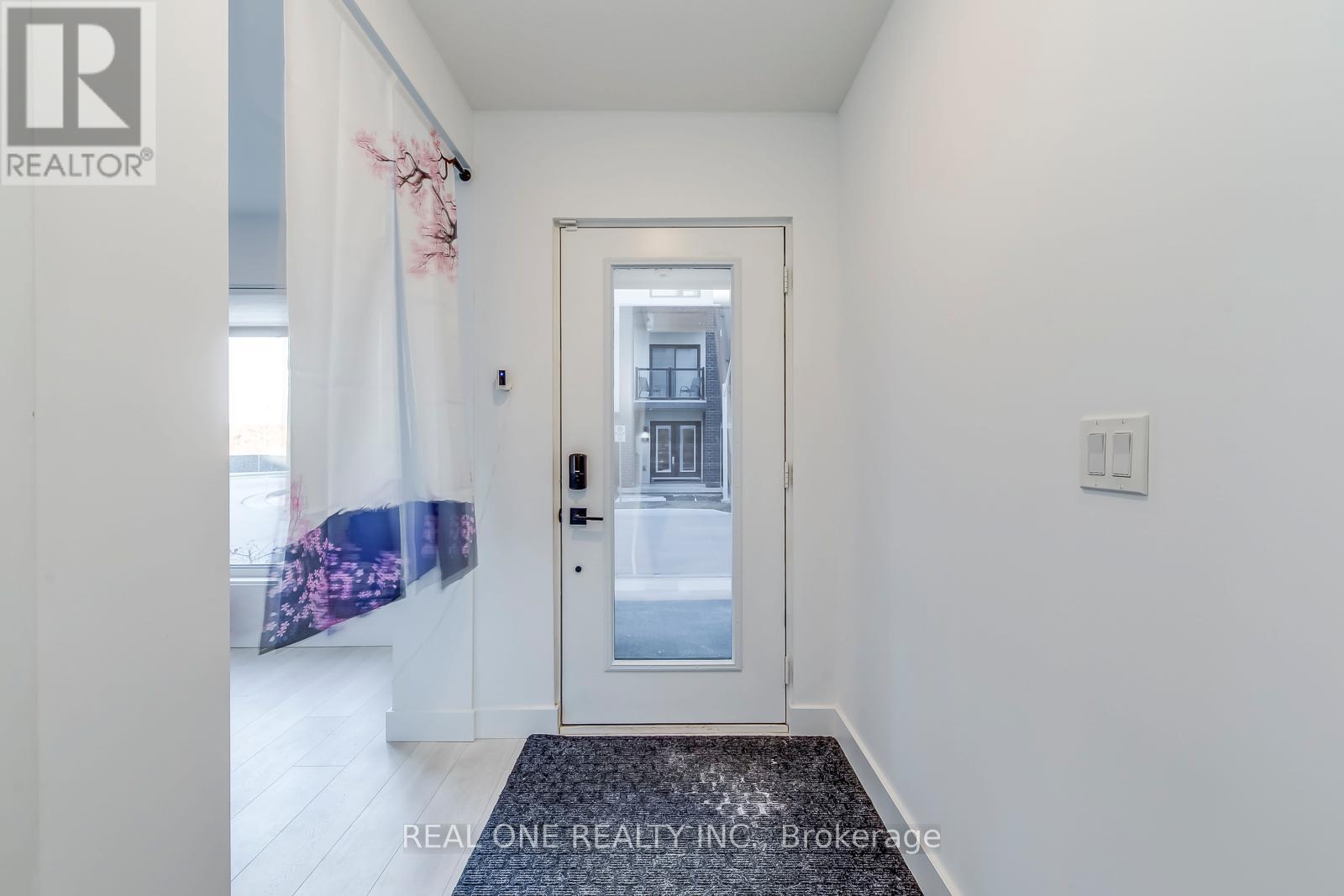 41 - 1095 Cooke Boulevard, Burlington, Ontario  L7T 0C4 - Photo 4 - W12928172