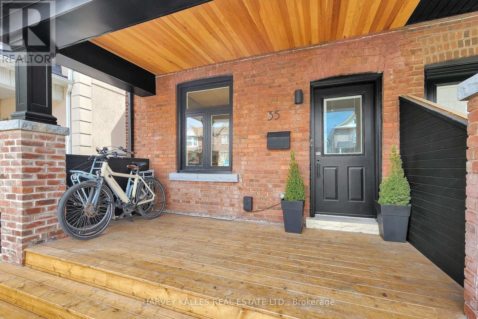 35 Peterborough Avenue, Toronto, Ontario M6H 2K9 - Photo 3 - W12928184