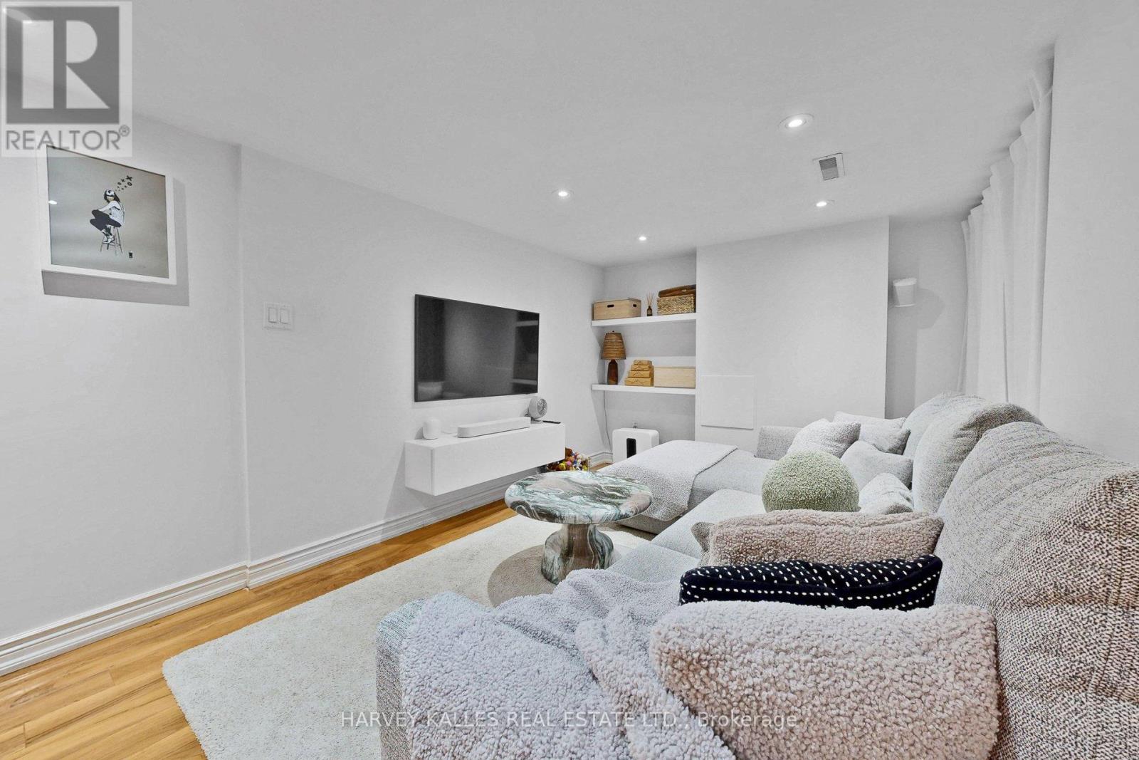 35 Peterborough Avenue, Toronto, Ontario M6H 2K9 - Photo 36 - W12928184