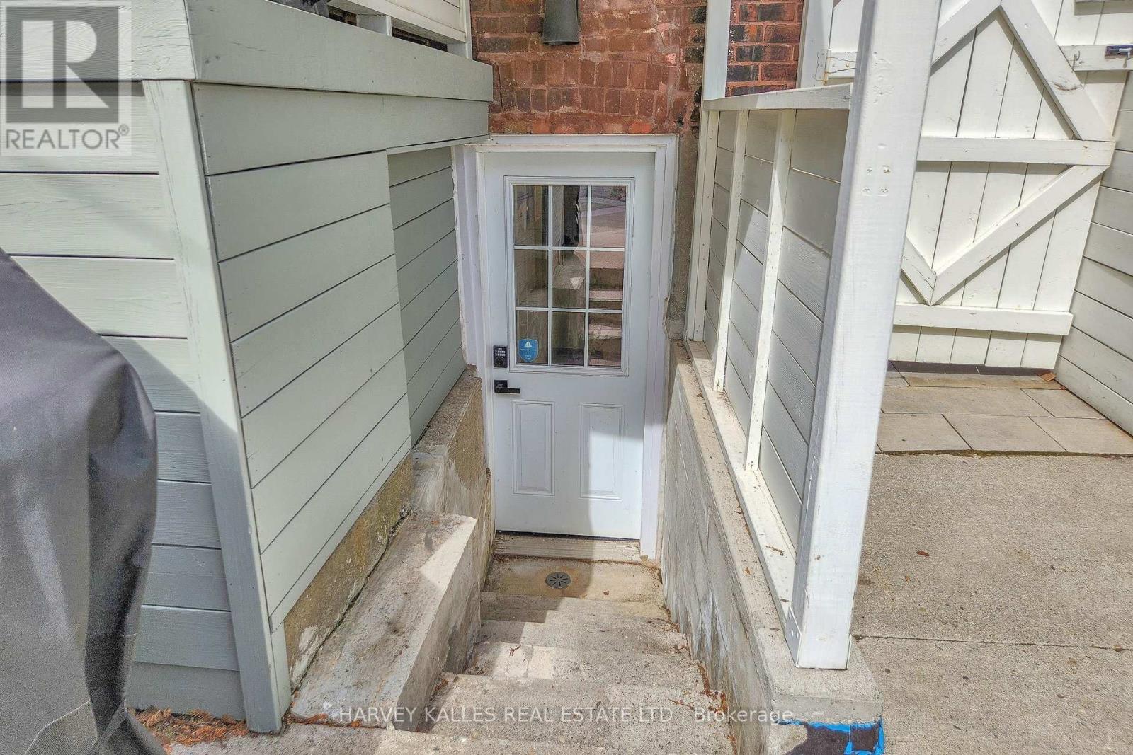 35 Peterborough Avenue, Toronto, Ontario M6H 2K9 - Photo 47 - W12928184