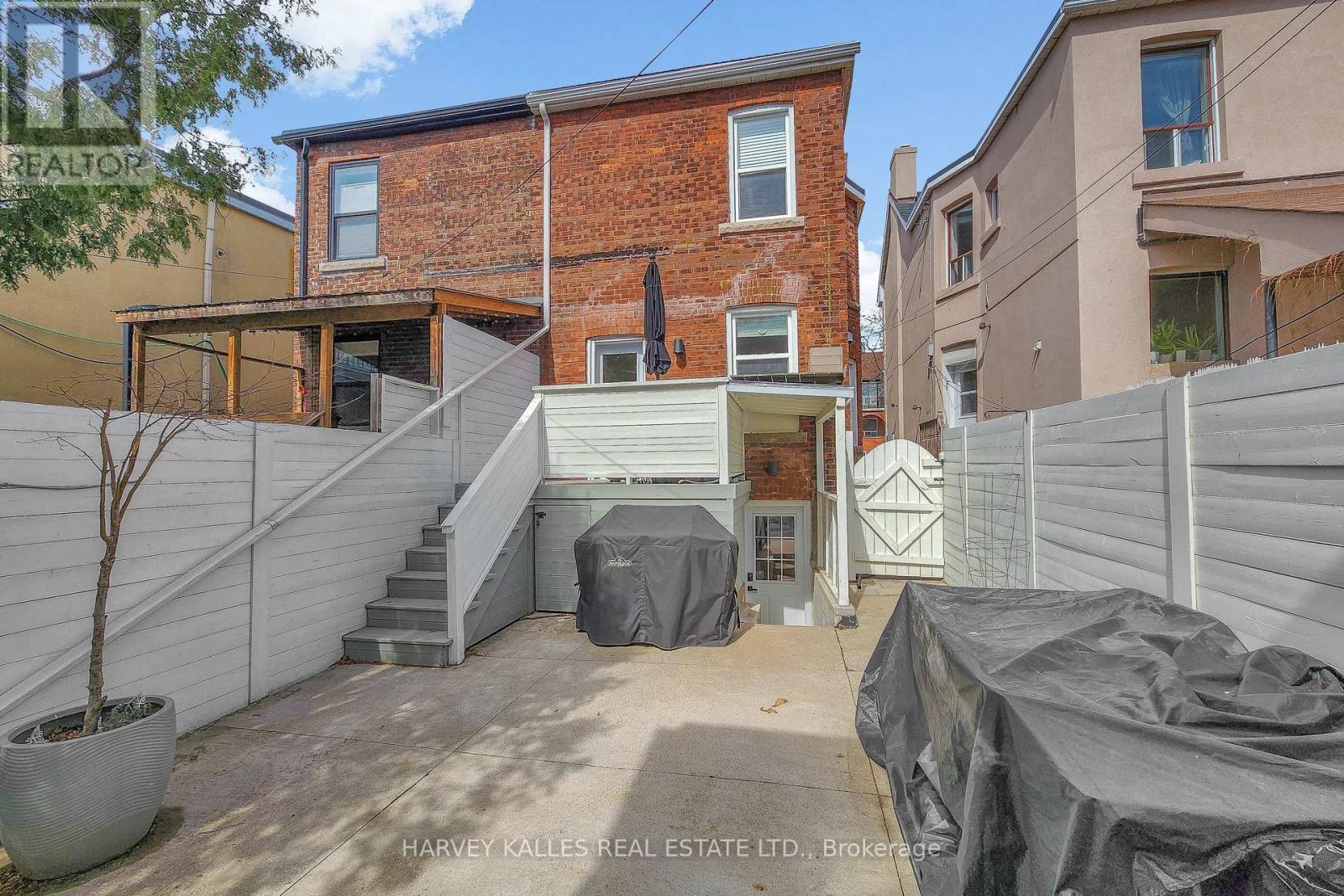 35 Peterborough Avenue, Toronto, Ontario M6H 2K9 - Photo 49 - W12928184