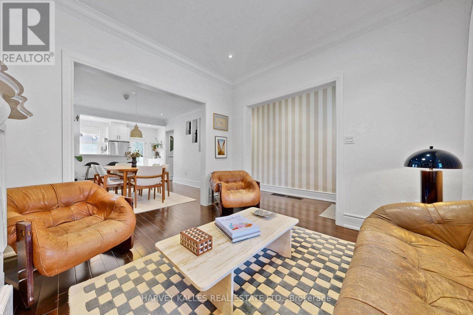 35 Peterborough Avenue, Toronto, Ontario M6H 2K9 - Photo 9 - W12928184