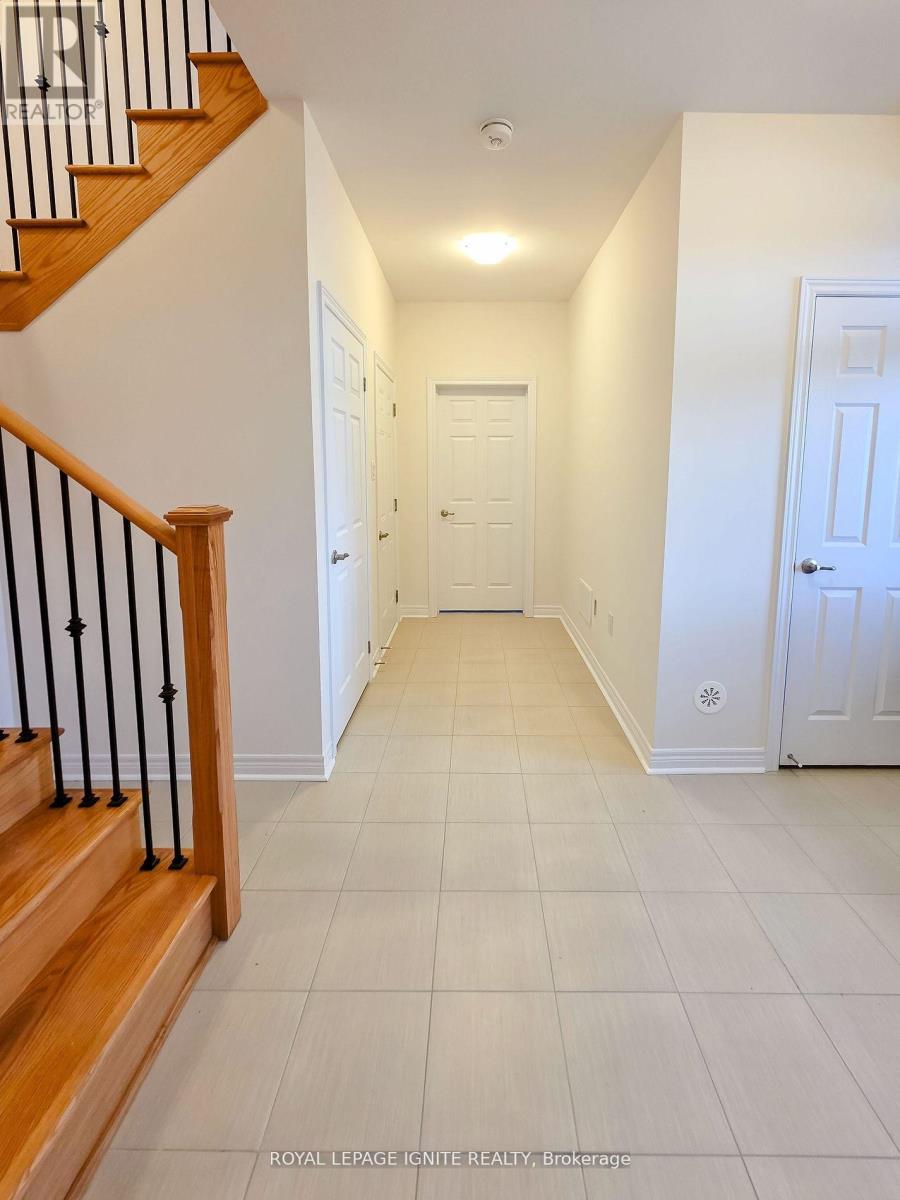 83 Claremont Drive, Brampton, Ontario  L6R 4E6 - Photo 9 - W12928236