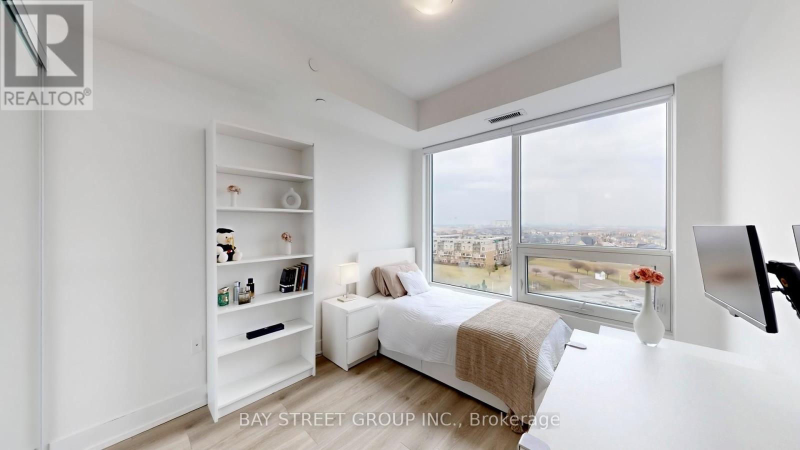 710 - 2450 Old Bronte Road E, Oakville, Ontario  L6M 5P6 - Photo 13 - W12928244