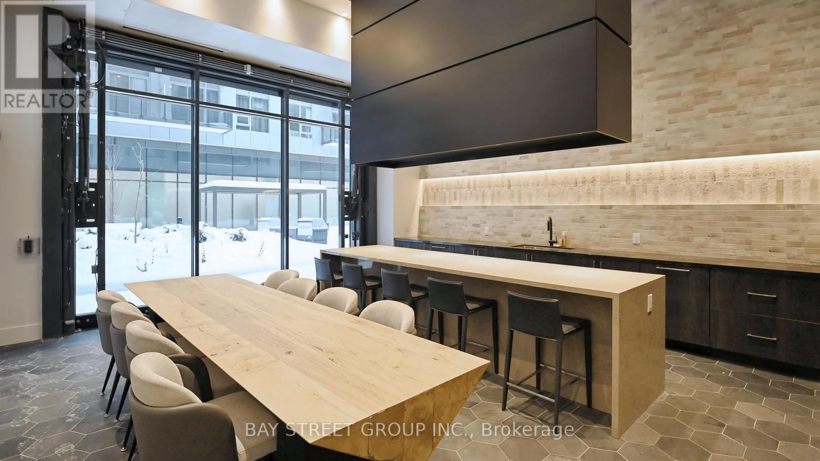 710 - 2450 Old Bronte Road E, Oakville, Ontario  L6M 5P6 - Photo 25 - W12928244