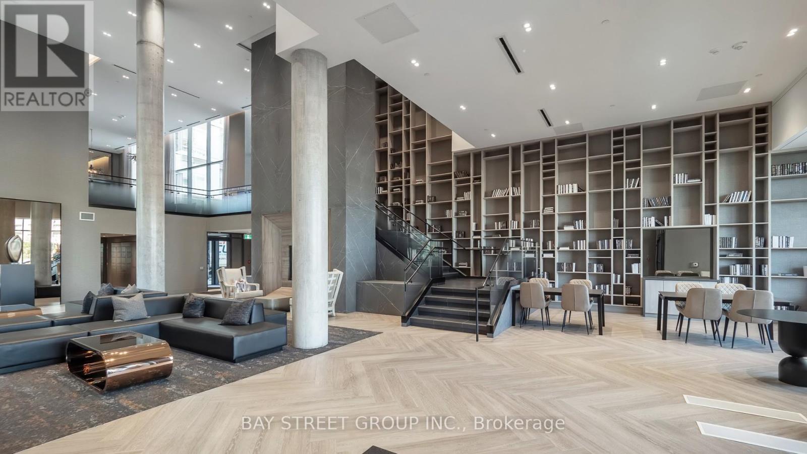 710 - 2450 Old Bronte Road E, Oakville, Ontario  L6M 5P6 - Photo 4 - W12928244