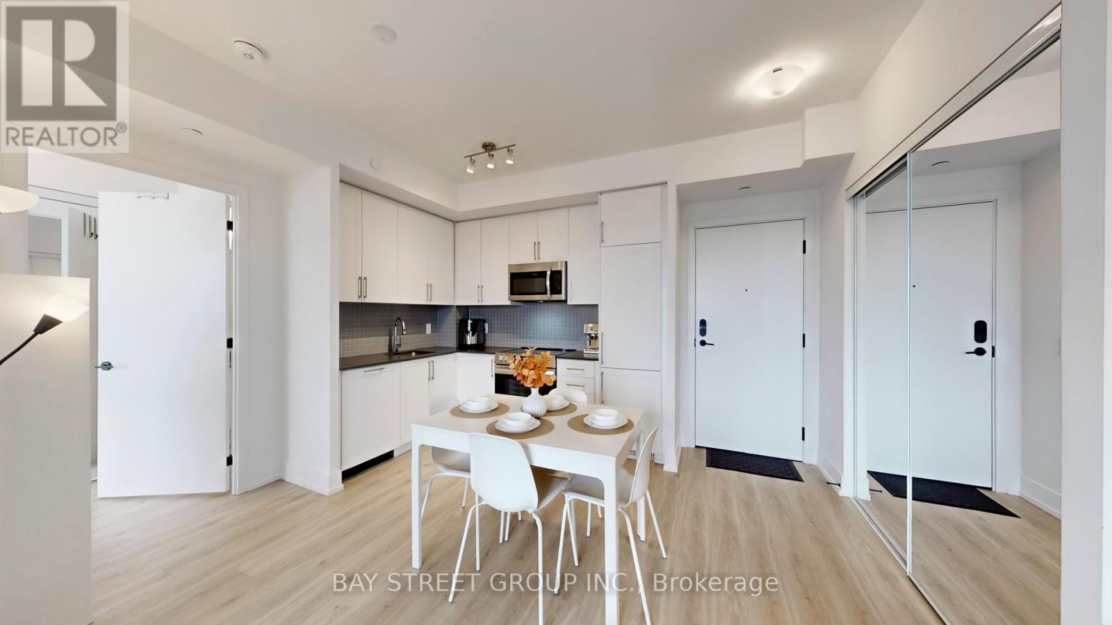 710 - 2450 Old Bronte Road E, Oakville, Ontario  L6M 5P6 - Photo 7 - W12928244